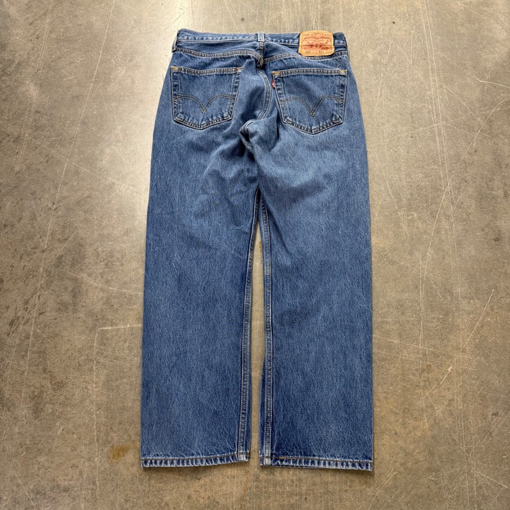 Vintage Levis 501 Original Fit Jeans Mens 33x30 Blue Denim Button Fly Straight